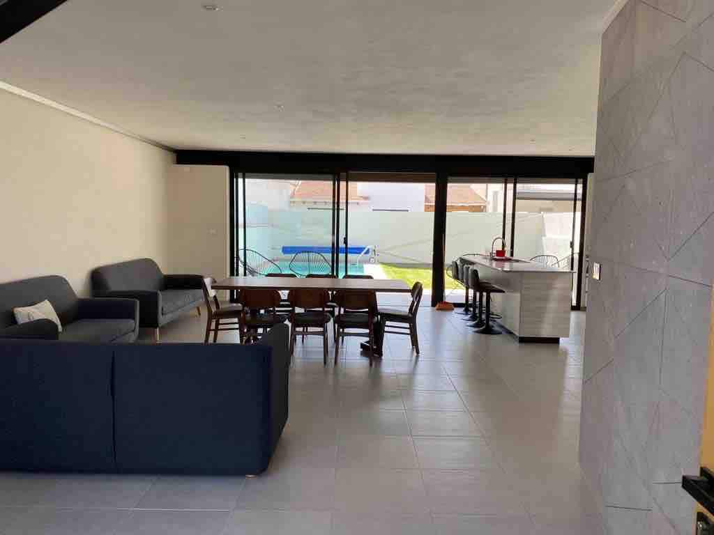 Popular Airbnb listing: Tequisquiapan Residence 4Rec/12Per + Pool in Tequisquiapan