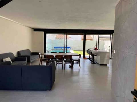 Popular Airbnb listing: Tequisquiapan Residence 4Rec/12Per + Pool in Tequisquiapan