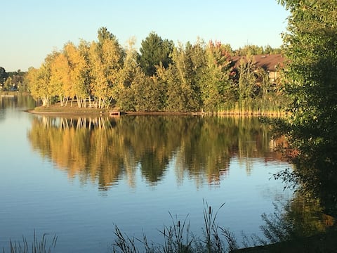 Elegant lakeside residence - Spa-inspired design.