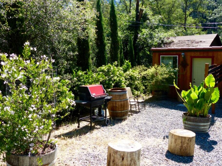 Entrance and outdoor sitting area