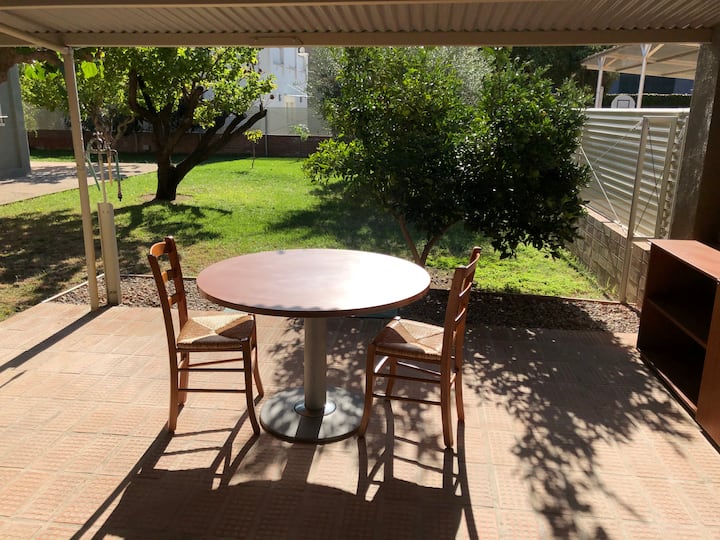 Studio in the center of Reus with terrace and garden Guesthouses for