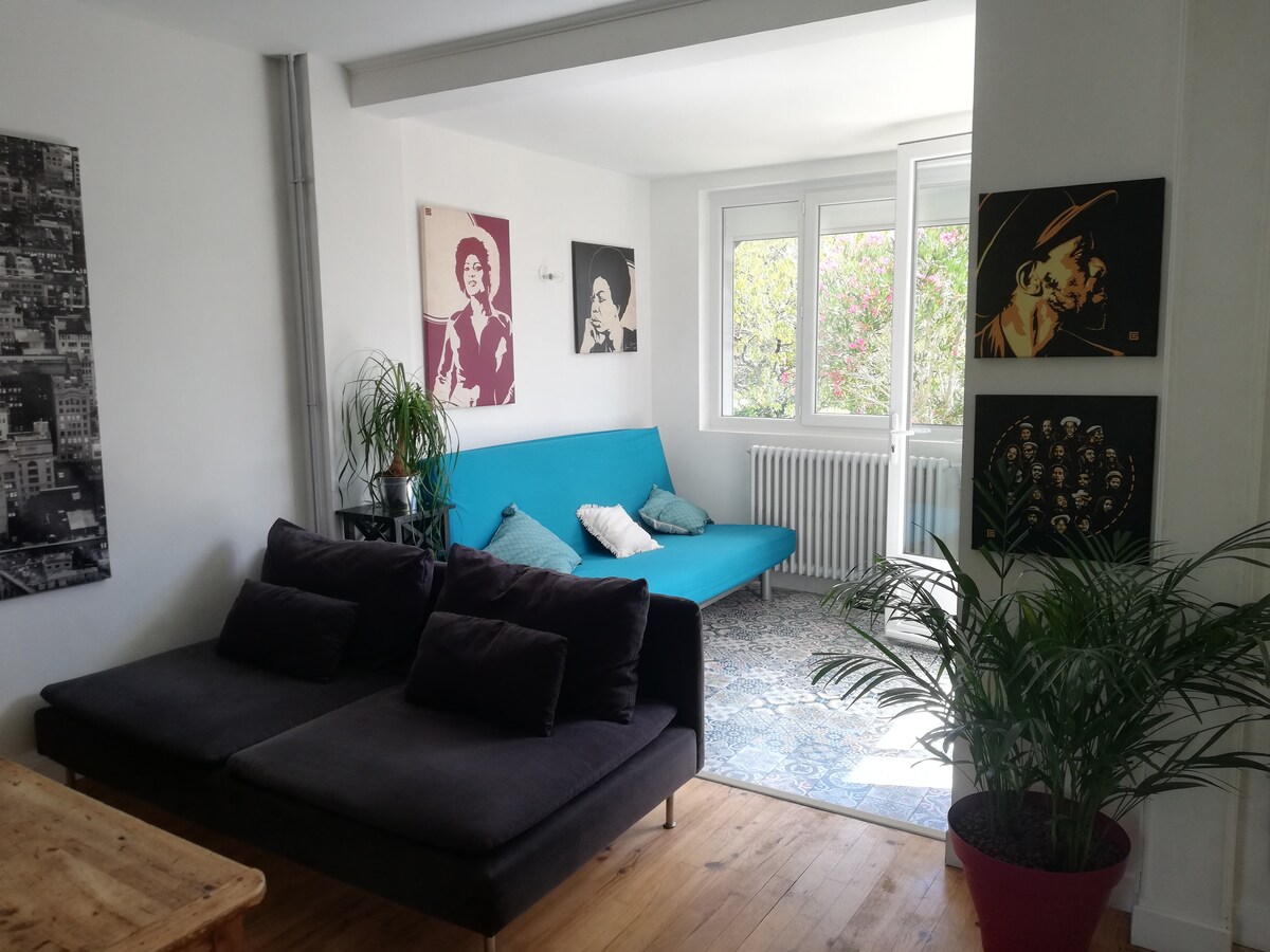 Popular Airbnb listing: House with garden and terrace near city center in Angoulême