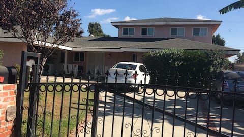 POMONA 廉价安静房间102