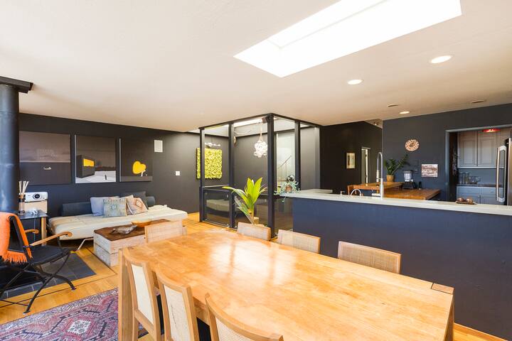 Stylish Noe Valley View with Hot Tub & Sauna gallery image 3
