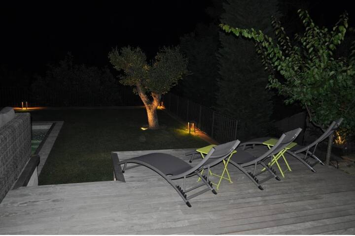 Spacious charming villa, stunning sea views