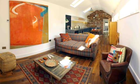 Top Airbnb: Boutique Mews Cottage, West Didsbury in Didsbury