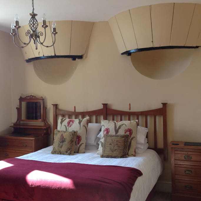 King sized bed