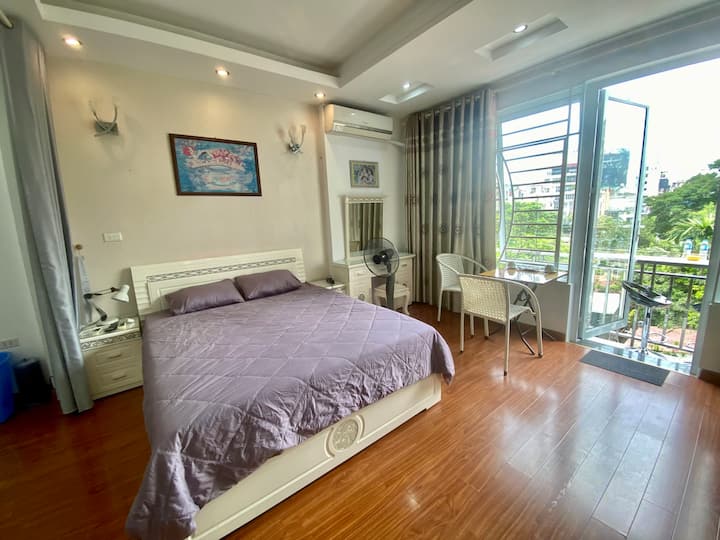 Studio with balcony and lake view in Ngoc Ha