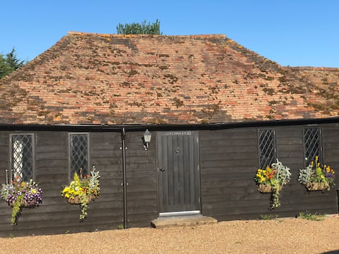 Evegate Manor Barn