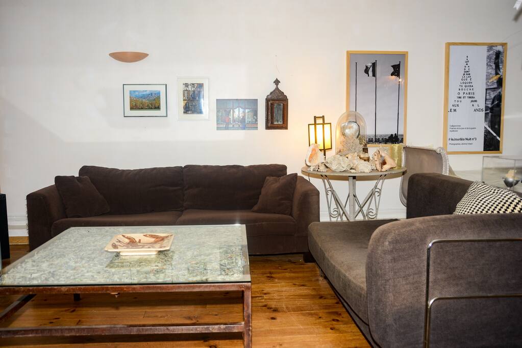 Livingroom TV side