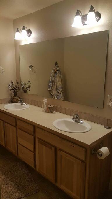 Master Bath Photo 2