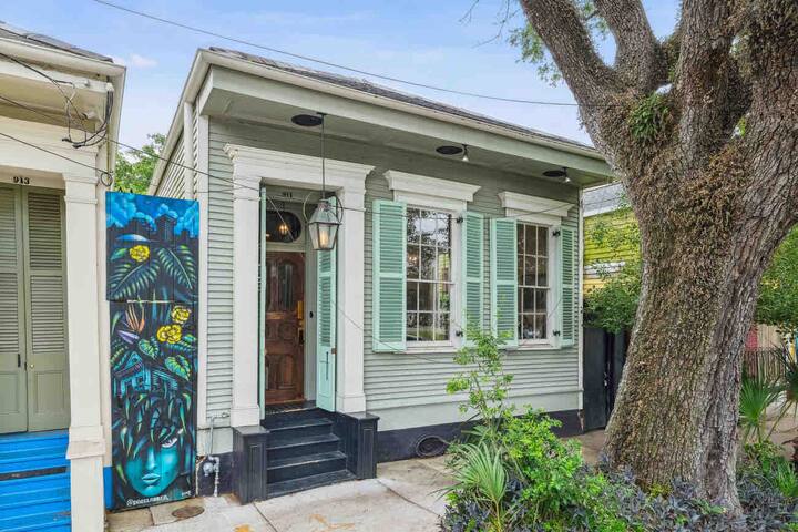 Gorgeous Marigny Retreat gallery image 2
