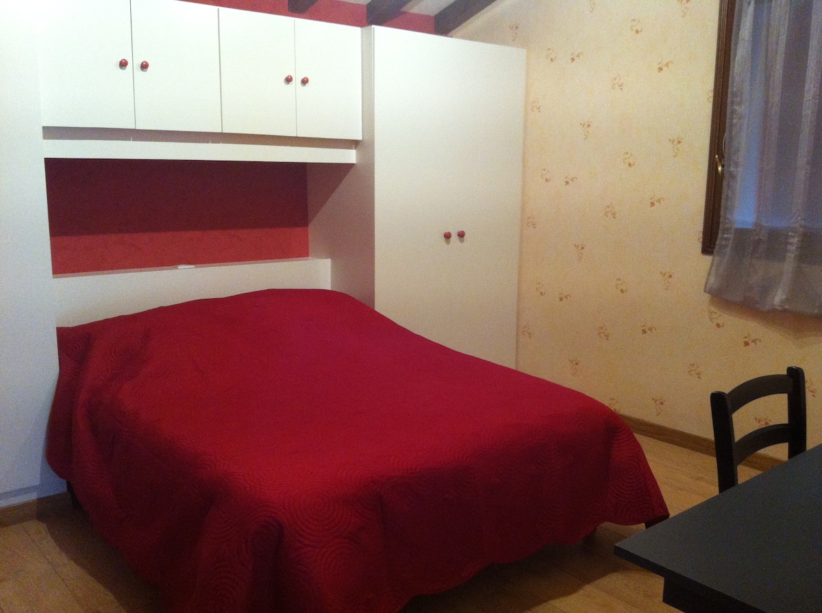 apartament master me dhomë gjumi