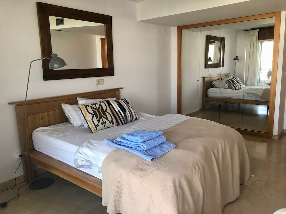 Fresh linen, with fresh towels provided for every new guest.