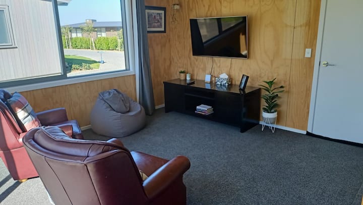 Adorable 2-bedroom Guesthouse With Onsite Parking - Invercargill