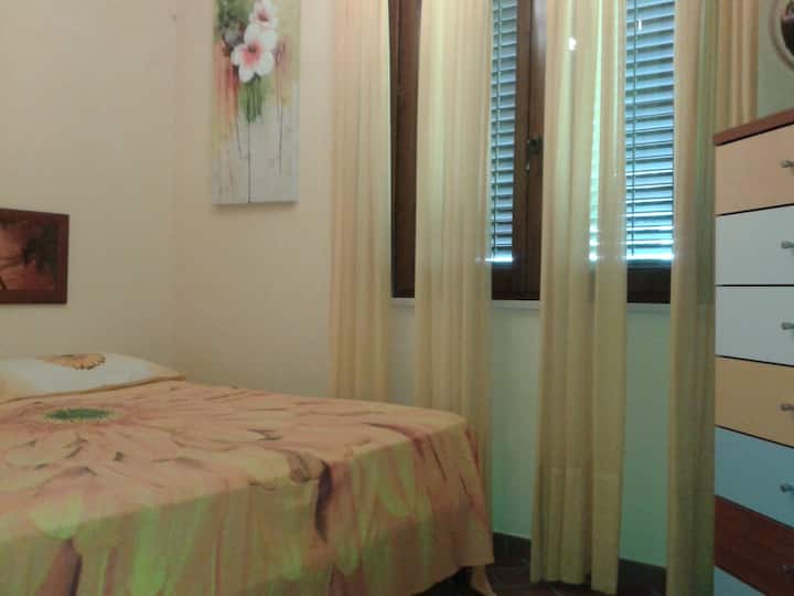 Druhá spálňa s manželskou posteľou