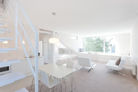 Beautiful suite in Oberkassel. Your