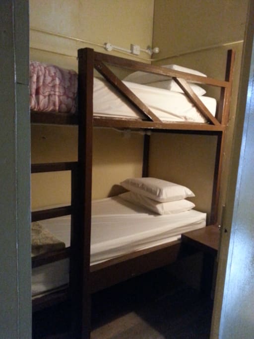 Double Decker Room For 2 (c/w Aircon & Fan).
