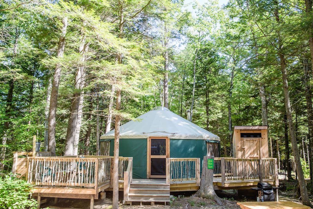 Zen Den Yurt at Maine Forest Yurts Yurtas en alquiler en Durham