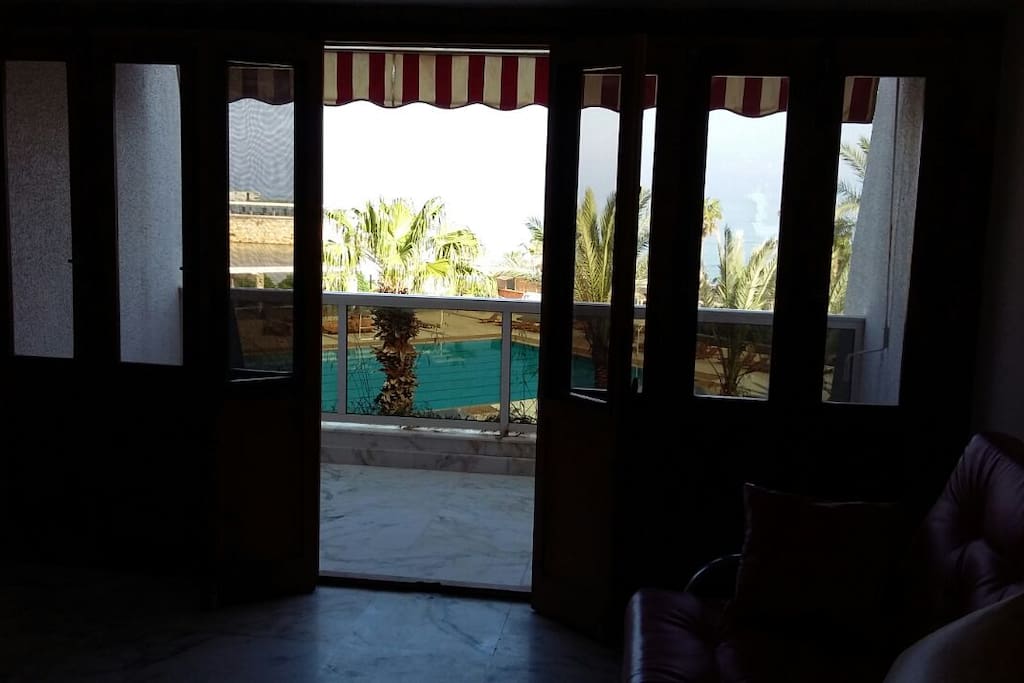 Vers le balcon
