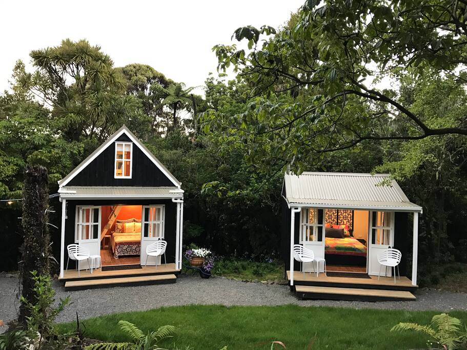 Tihi (left) and Whakaruru (right) at twilight