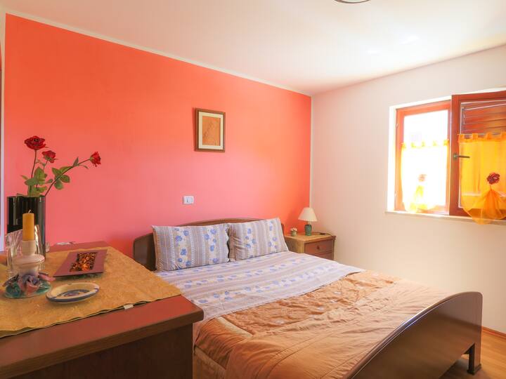 NB1 One-Bedroom Apartment with A/C