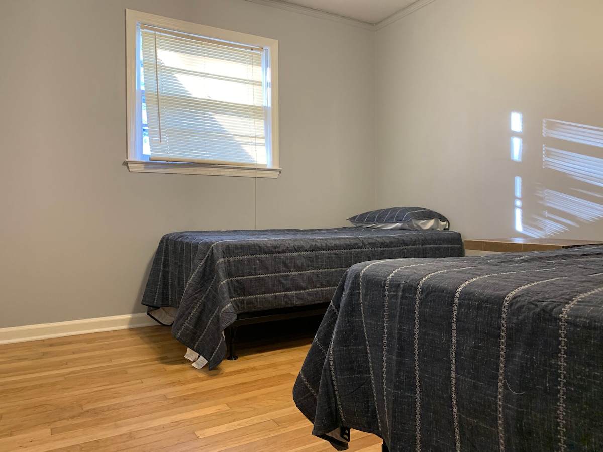 Dhomë gjumi me 2 krevate dopio.