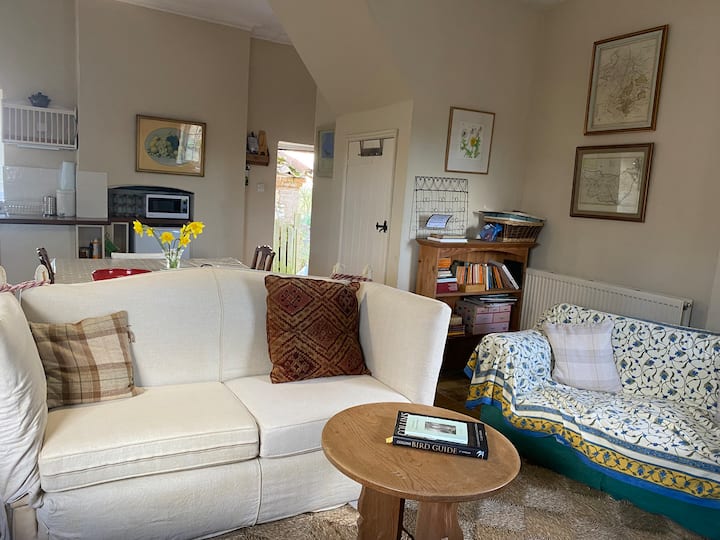 Charming, Unique Rustic 18 Century Cottage - Norfolk