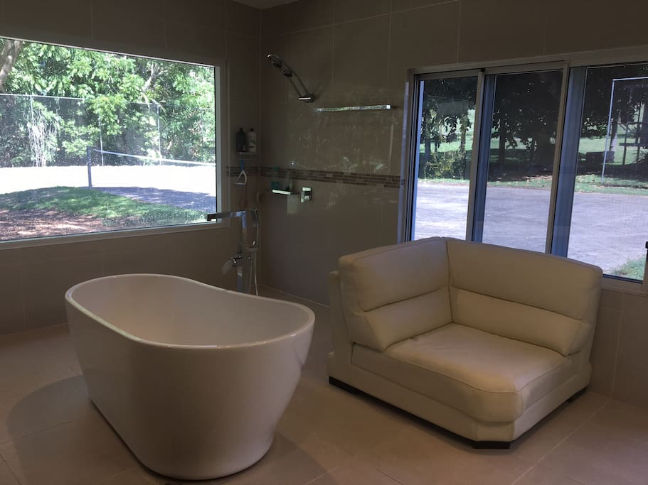 Shower Lounge