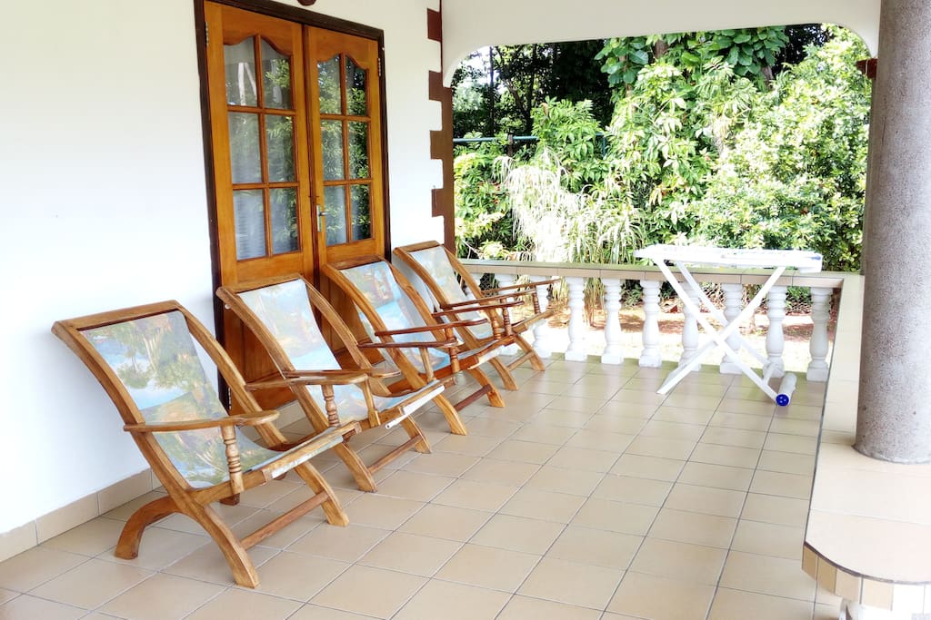 Sitting lounge at the spacious terrace