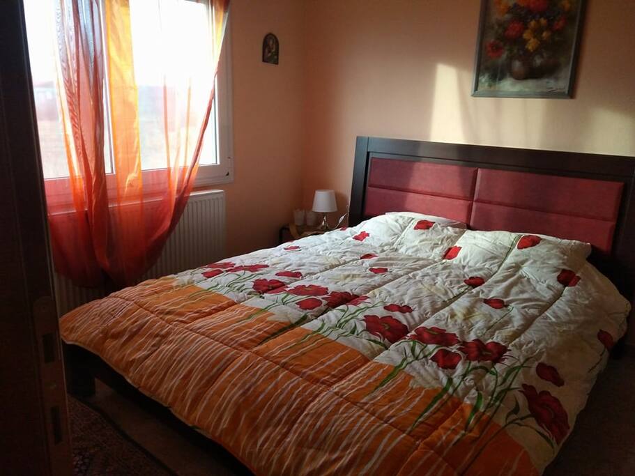 1.Bedroom with King-size bed
