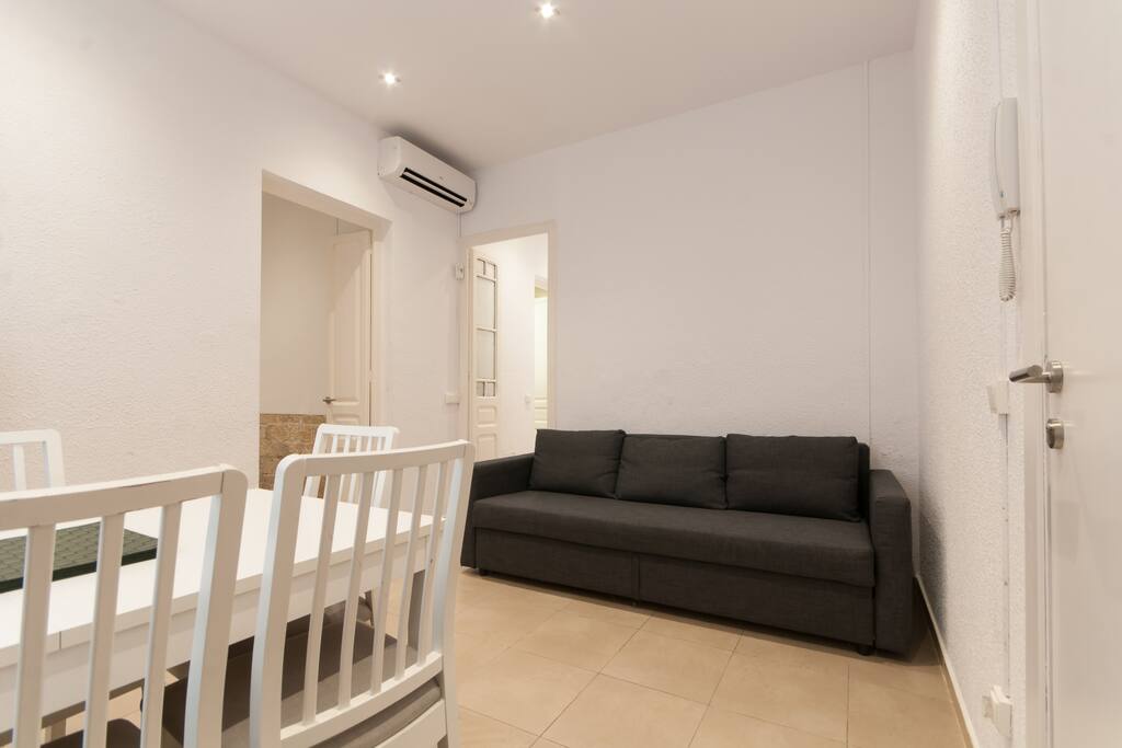 Bright and spacious Living Room