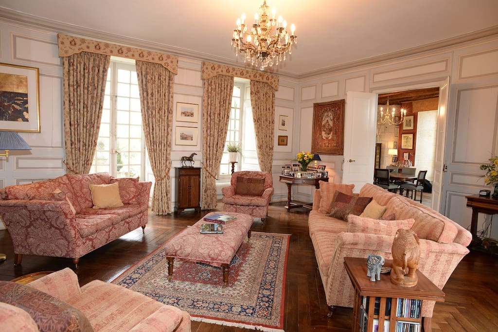 Guest sitting room