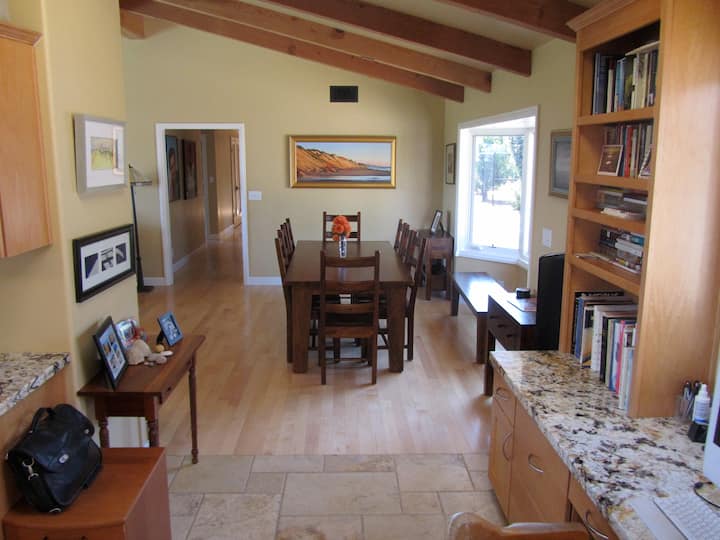 Room Queen Bed W/ Pool & Jacuzzi C - Goleta, CA
