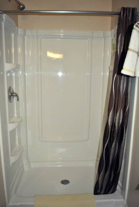 Private Bathroom & Shower