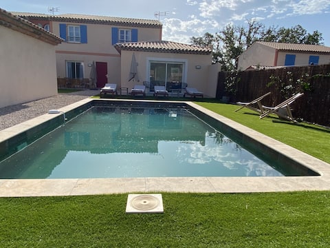 Delightful new villa 400 meters from the beaches
