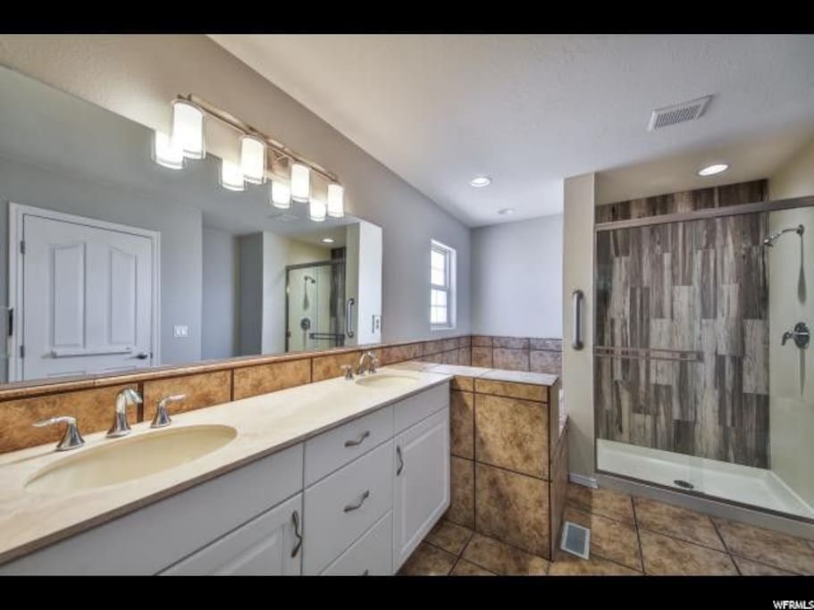 master bath shower and jetted tub