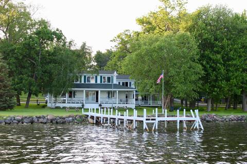 Badger Shores waterfront Property on Green Lake