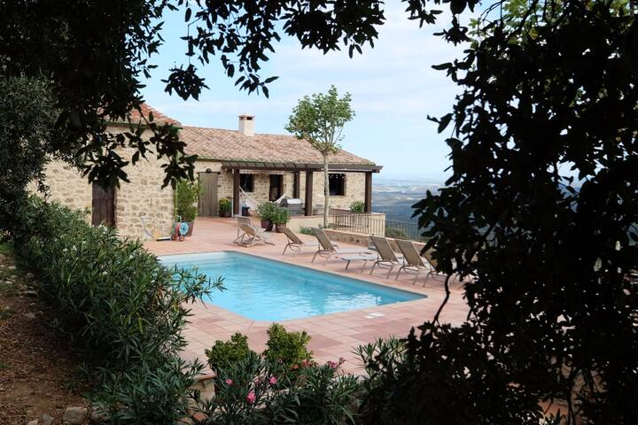 Renovated modern 16thC. Mas in mountains near sea gallery image 3