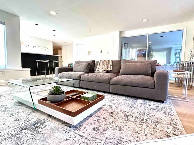 Designer2 BD 2BA & 1 sofa bed & Sauna, 1,800Sf