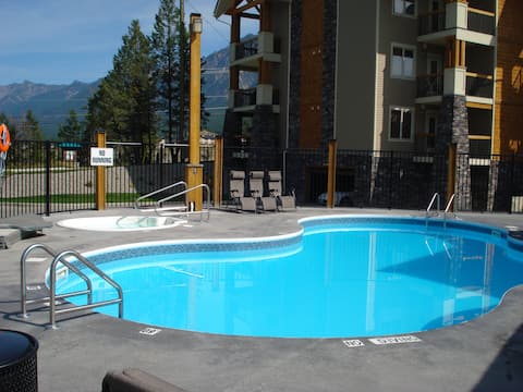 Beautifully appointed 4 bedroom condo in RadiumBC