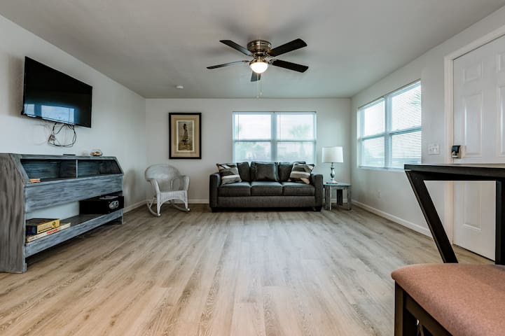Breeze Suite At Daytona Beach Villas Apartments For Rent