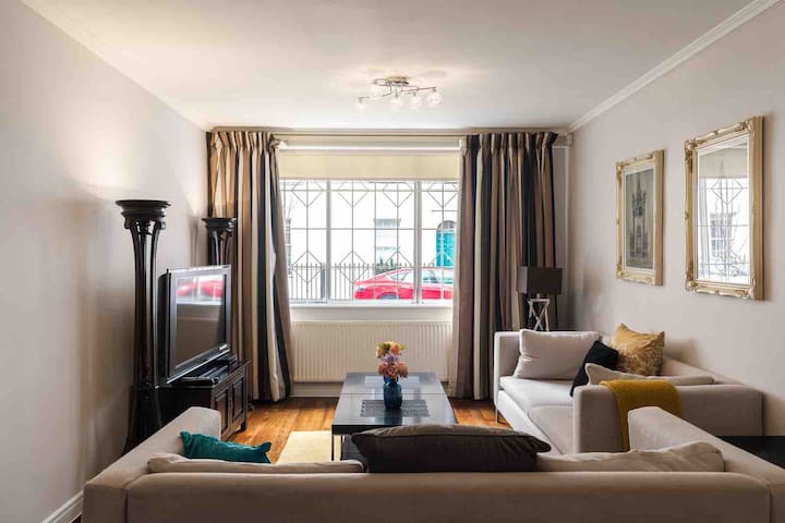 Selfridge & Portman square Lux 3 bedroom gallery image 3