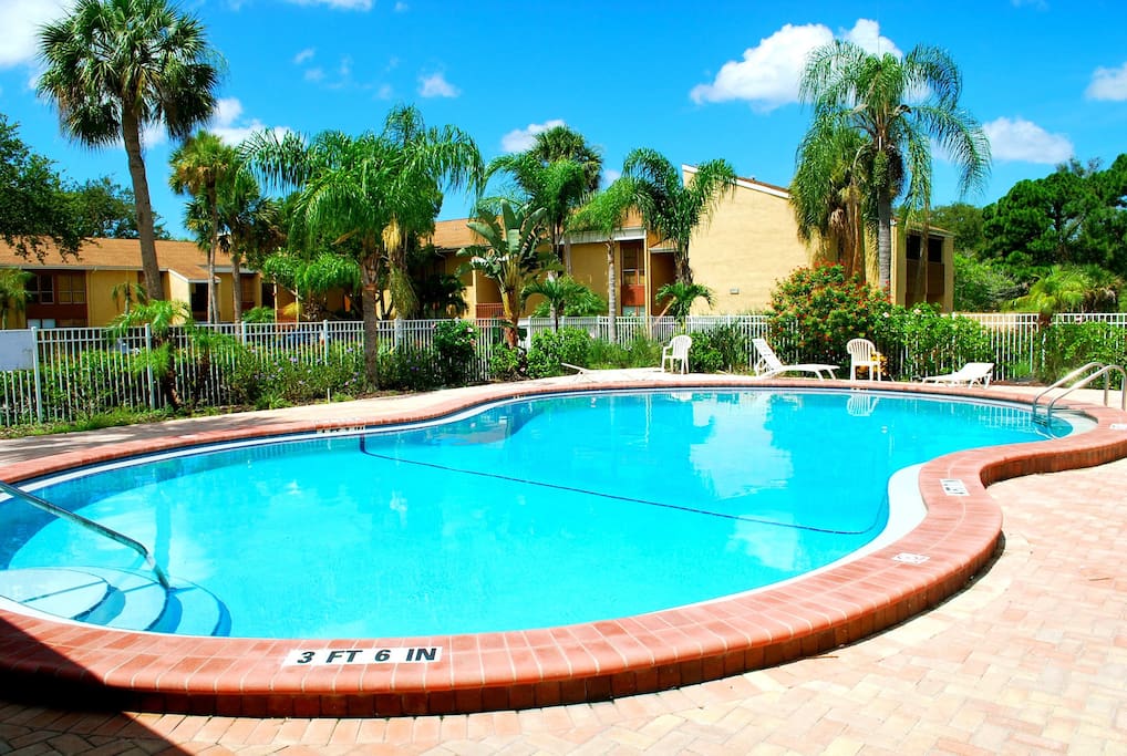 Don't Miss this Unique Opportunity to Rent Just Minutes from the White Sandy Beaches of Sparkling Siesta Key!