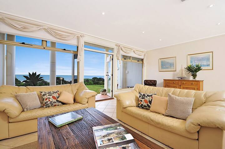 Australian Luxury Stays - THREE PELICANS - Townhouses for Rent in Henley  Beach, South Australia, Australia