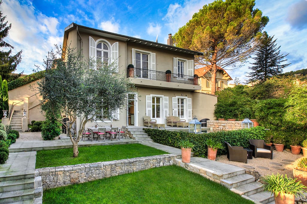 La Colle sur Loup, maison de village avec piscine Maisons à louer à