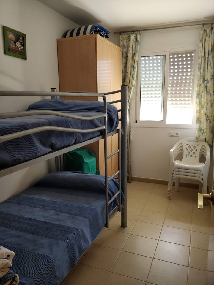 Chambre avec lit superposé