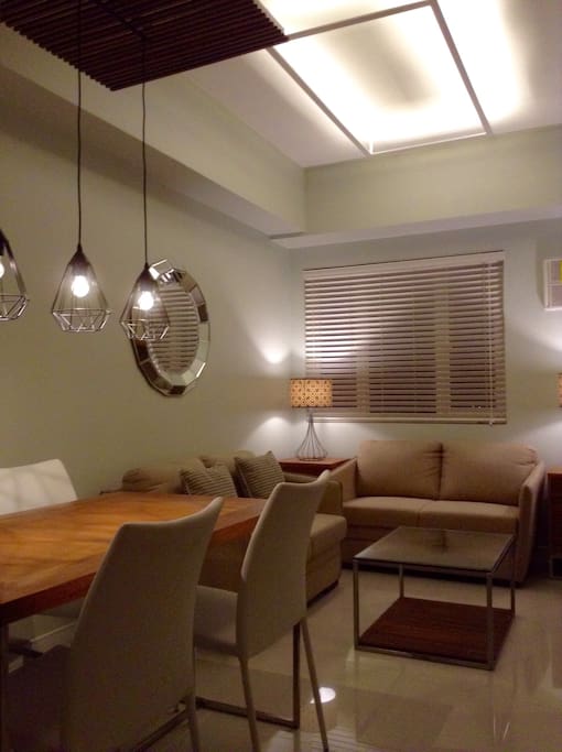 4 seater dining table