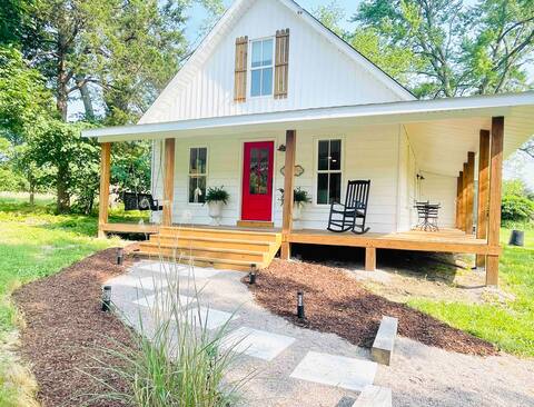 Farmhouse, King Bed, Serenity, Wineries