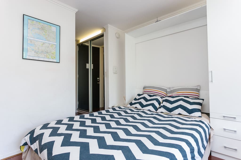 Time to Rest: Comfortable queen bed